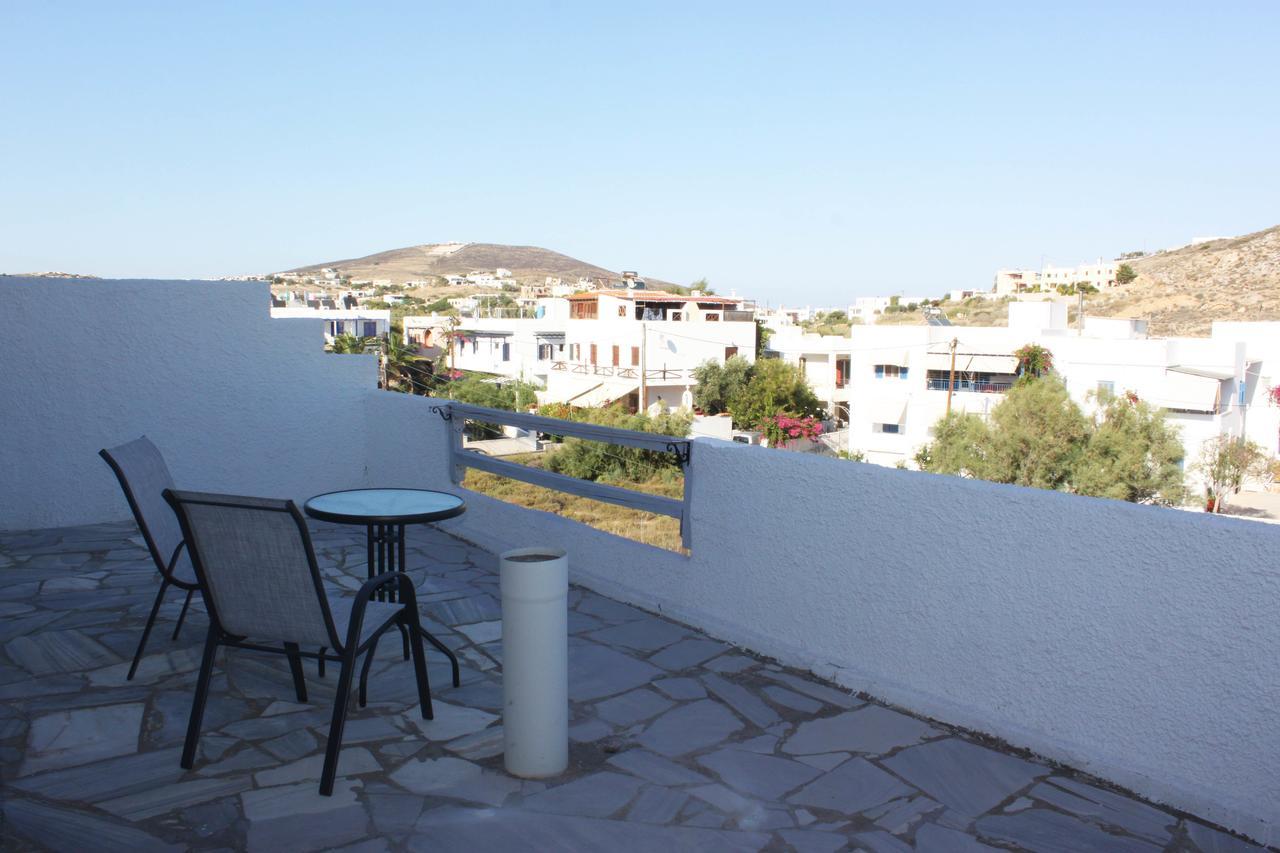 Syros Holidays Vári Exteriör bild